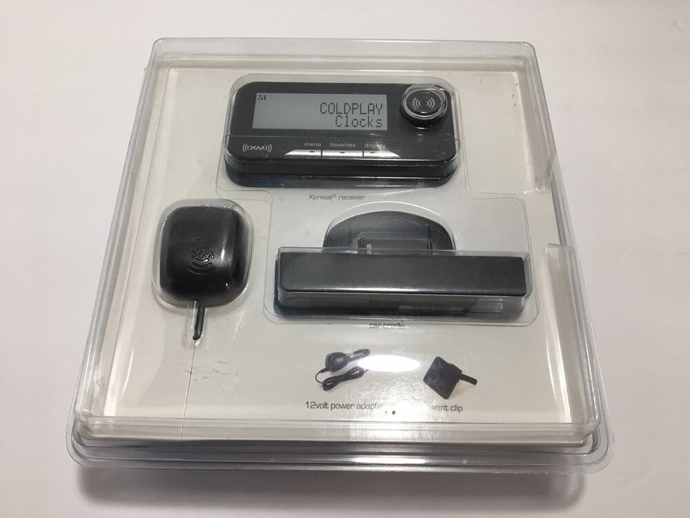 XM Xpress Satellite Radio Receiver Audiovox + Car Charger Antenna Power Adapter